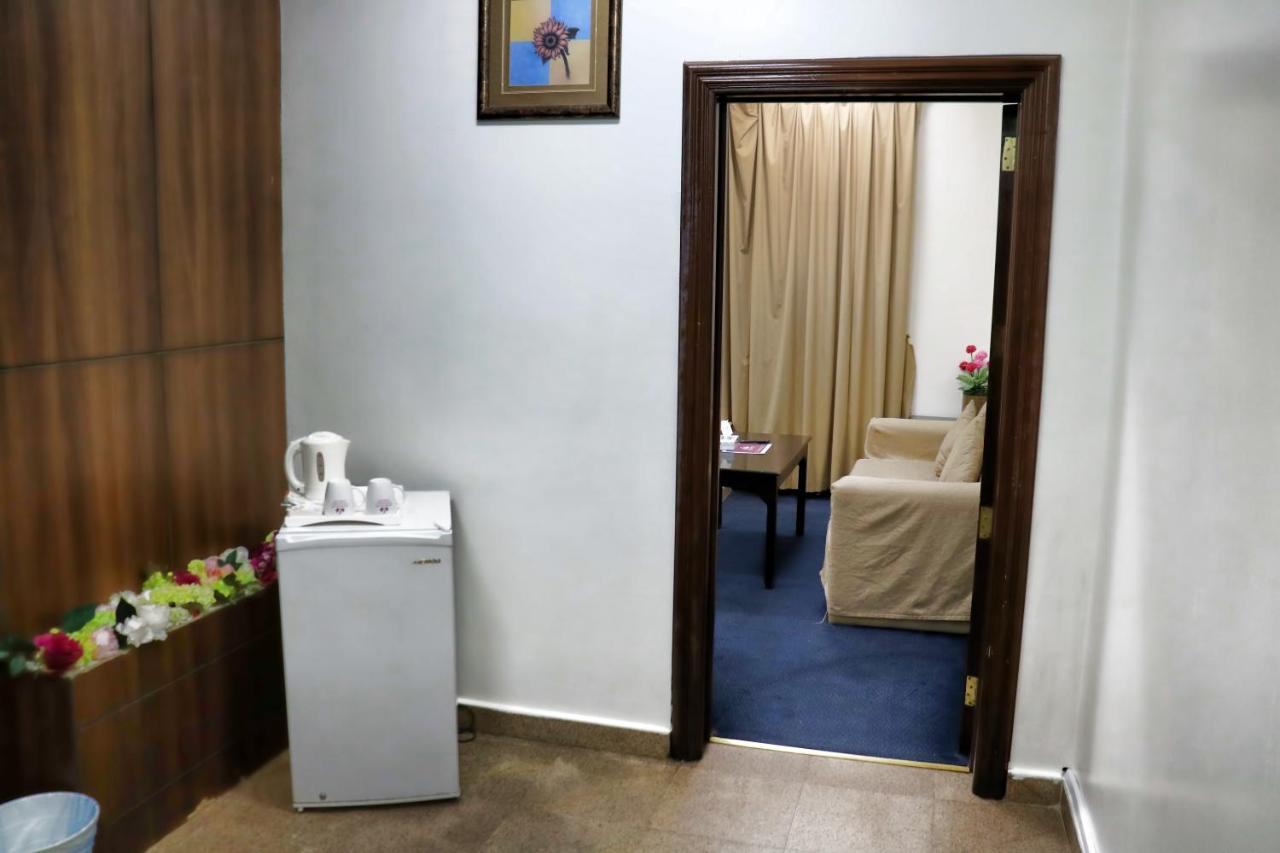 Al Farhan Hotel Suites Riyadh Exteriör bild
