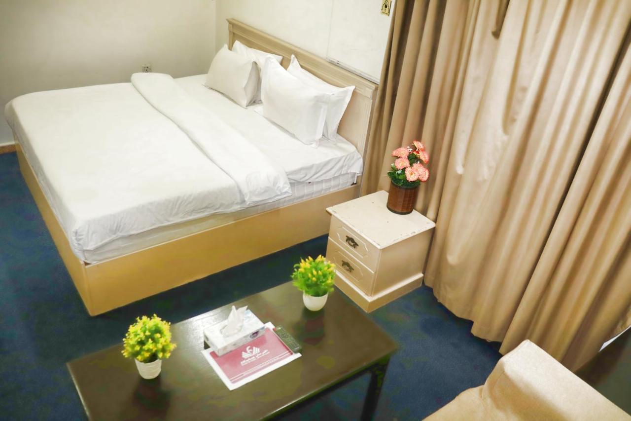 Al Farhan Hotel Suites Riyadh Exteriör bild